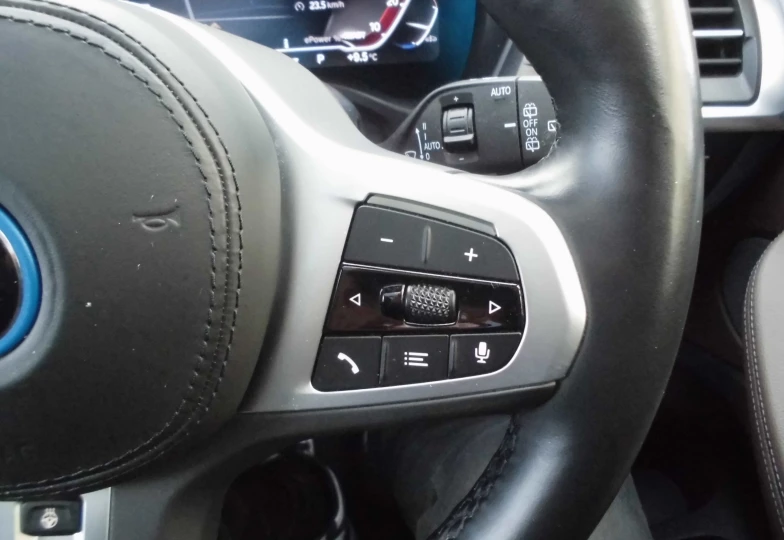 BMW iX3 Белый
