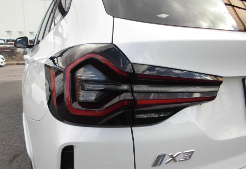 BMW iX3 Белый