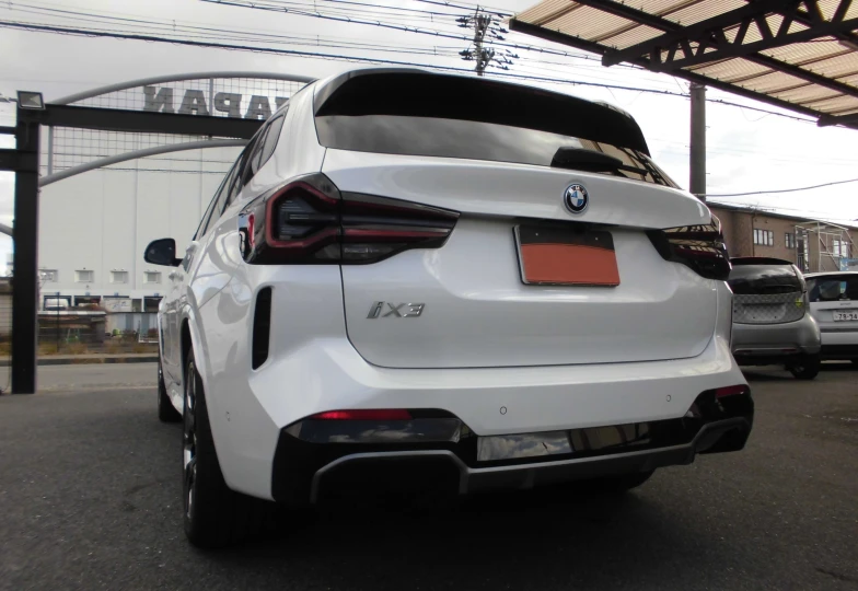 BMW iX3 Белый