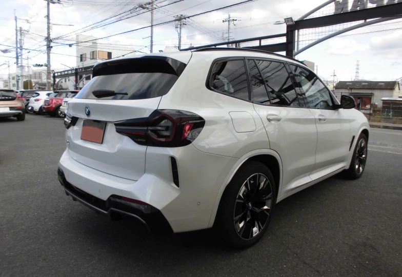 BMW iX3 Белый