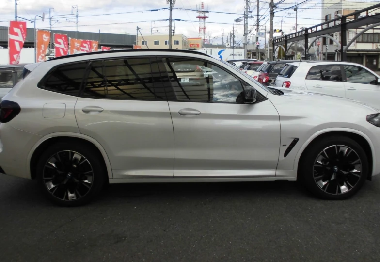 BMW iX3 Белый