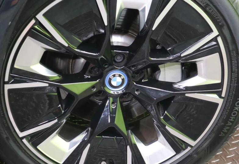 BMW iX3 Черный