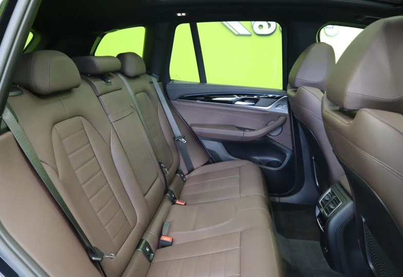 BMW iX3 Черный