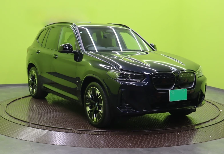 BMW iX3 Черный