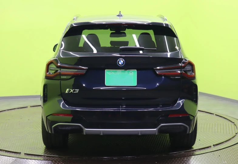BMW iX3 Черный