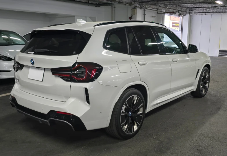 BMW iX3 Белый