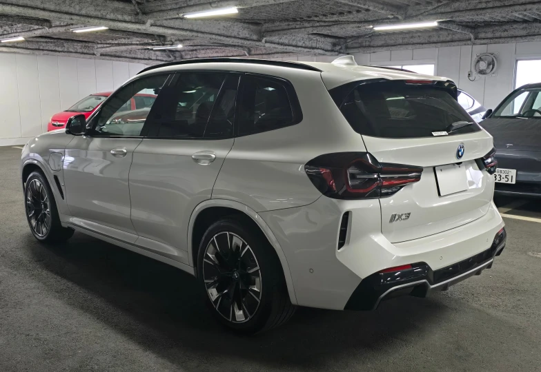 BMW iX3 Белый