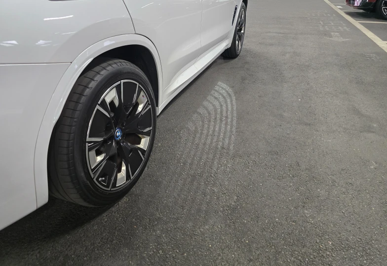 BMW iX3 Белый
