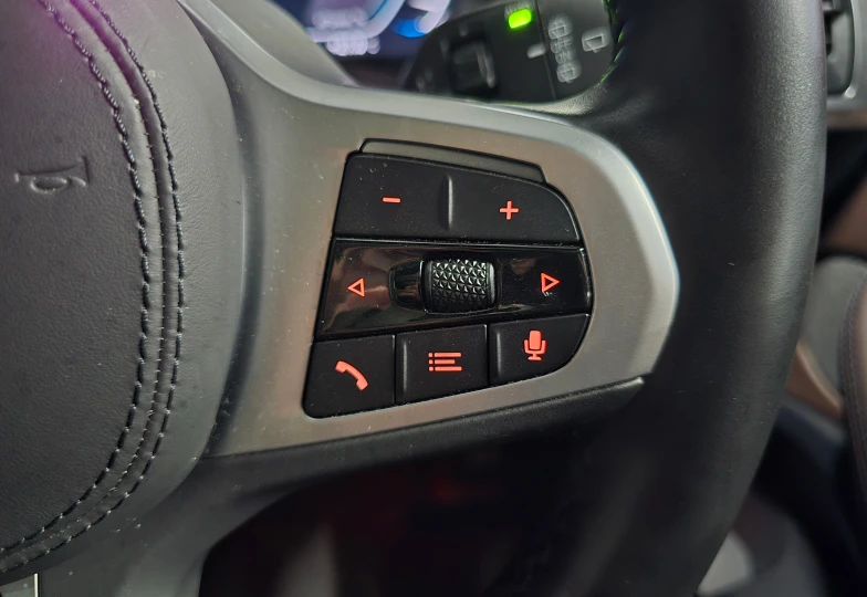 BMW iX3 Белый
