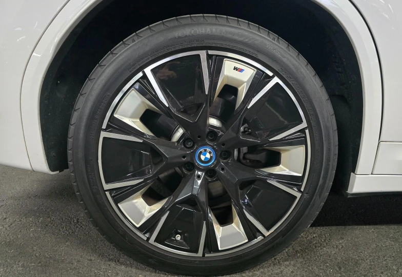 BMW iX3 Белый