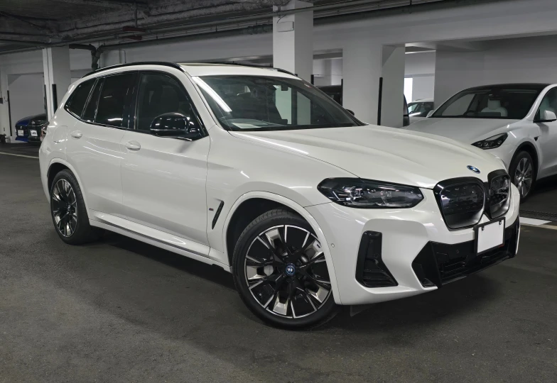 BMW iX3 Белый
