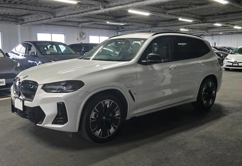 BMW iX3 Белый