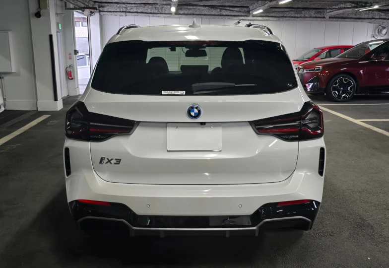 BMW iX3 Белый