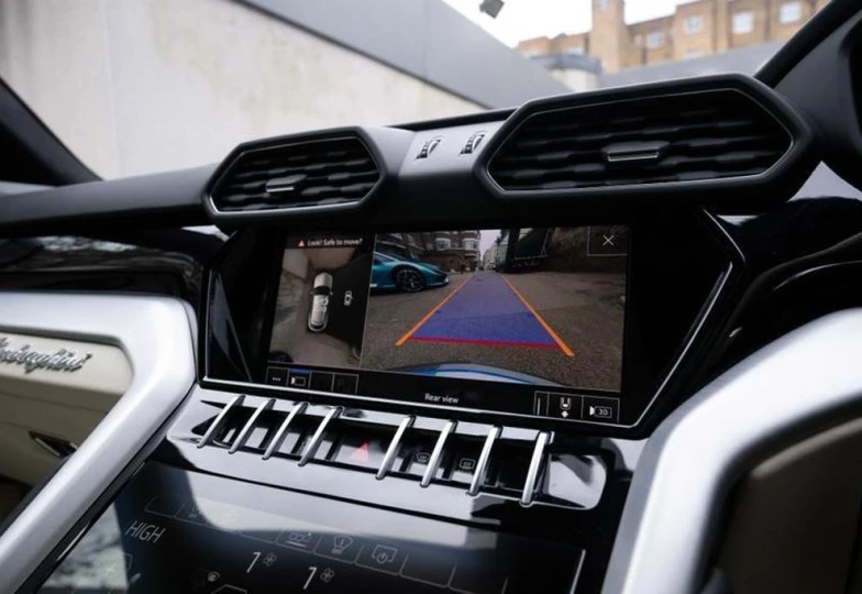 Lamborghini Urus Blue