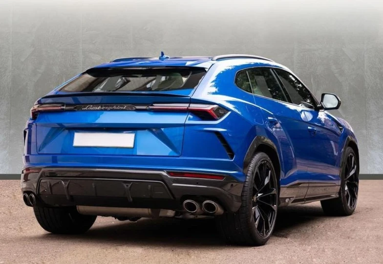 Lamborghini Urus Blue