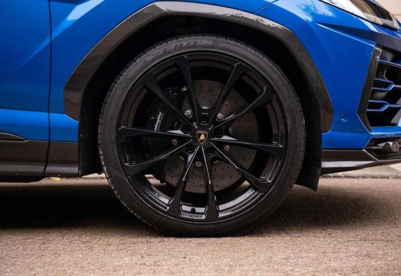 Lamborghini Urus Blue