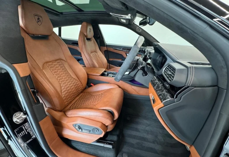 Lamborghini Urus Черный