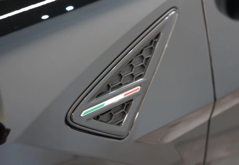 Lamborghini Urus Черный