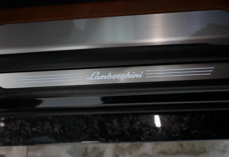 Lamborghini Urus Черный