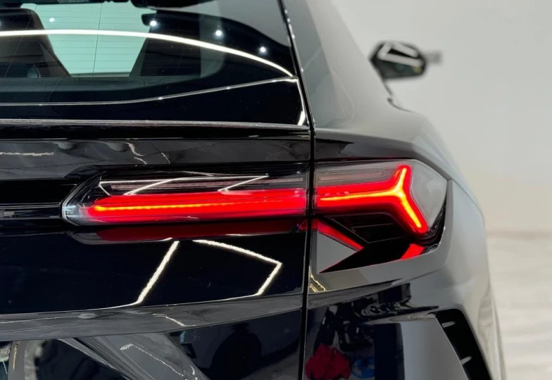 Lamborghini Urus Черный