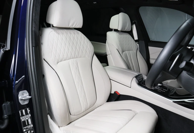 BMW X7 Blue