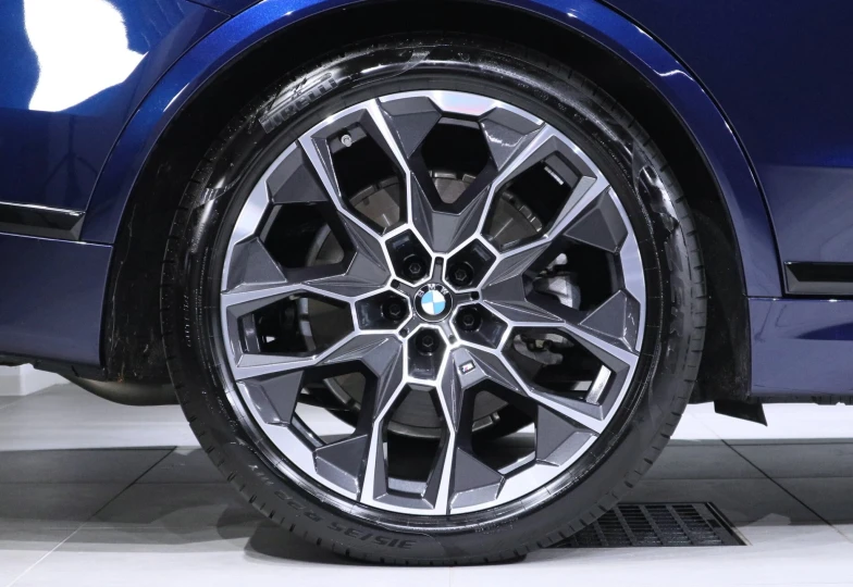 BMW X7 Blue
