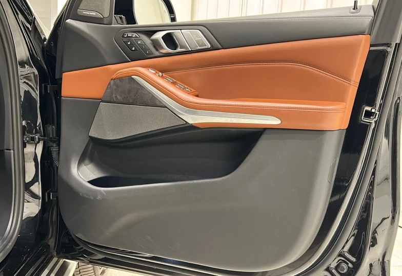 BMW X7 Черный