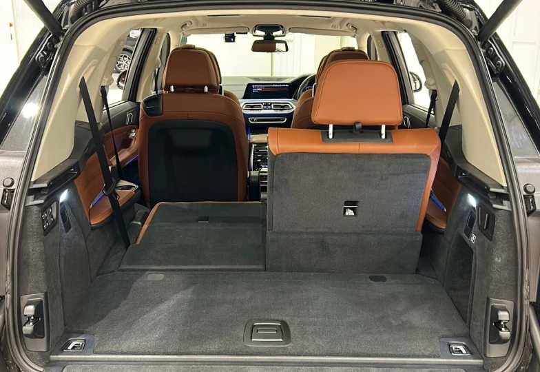 BMW X7 Черный