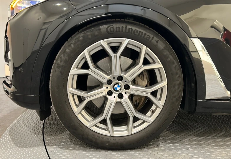 BMW X7 Черный