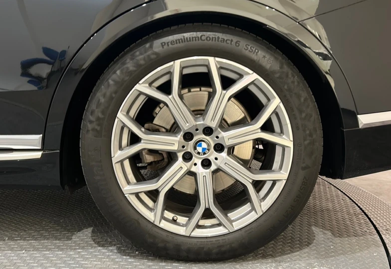 BMW X7 Черный