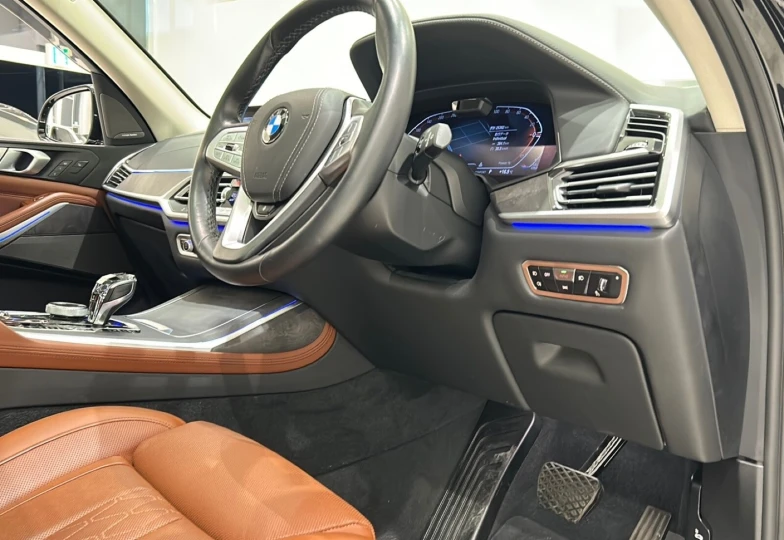 BMW X7 Черный