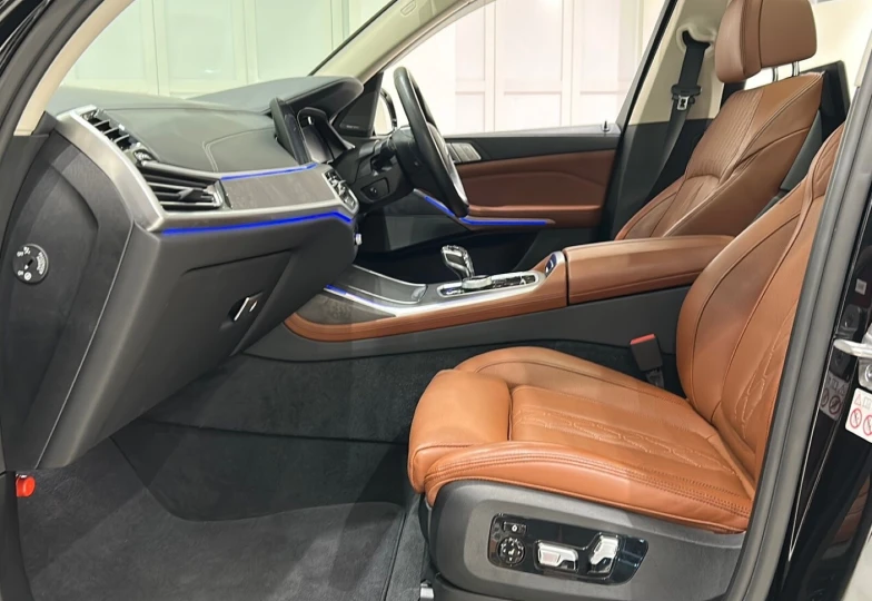 BMW X7 Черный
