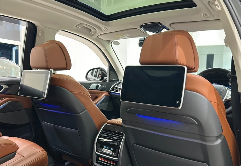 BMW X7 Черный