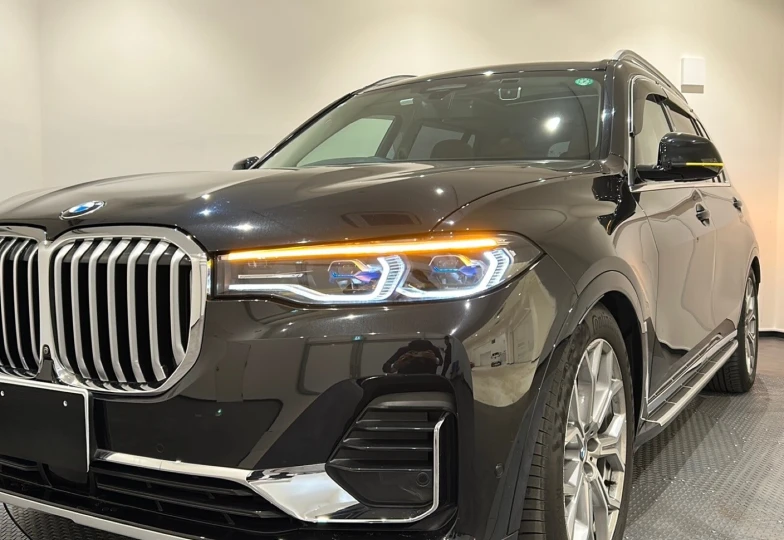 BMW X7 Черный