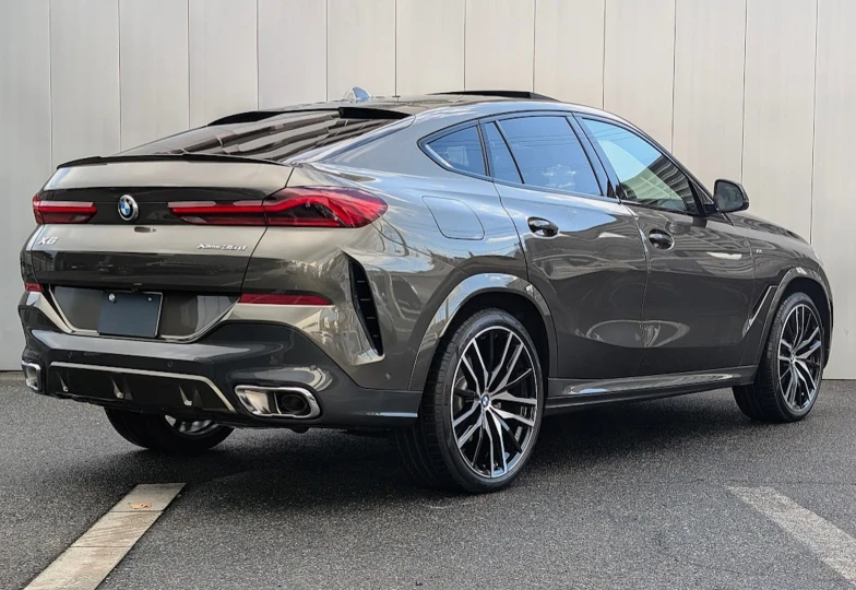 BMW X6 M Серый