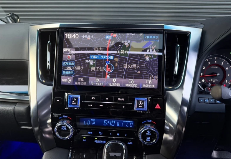 Toyota Alphard Черный