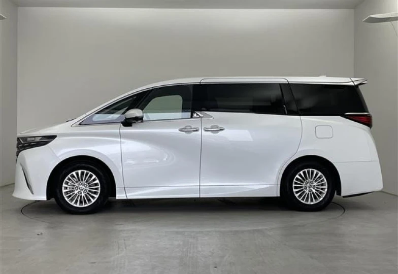Toyota Alphard Белый