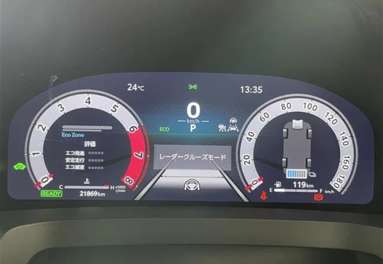 Toyota Alphard Белый