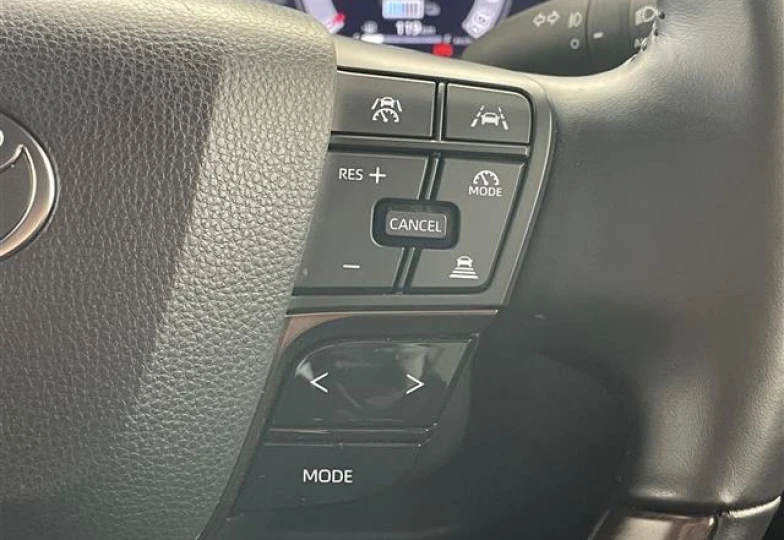 Toyota Alphard Белый