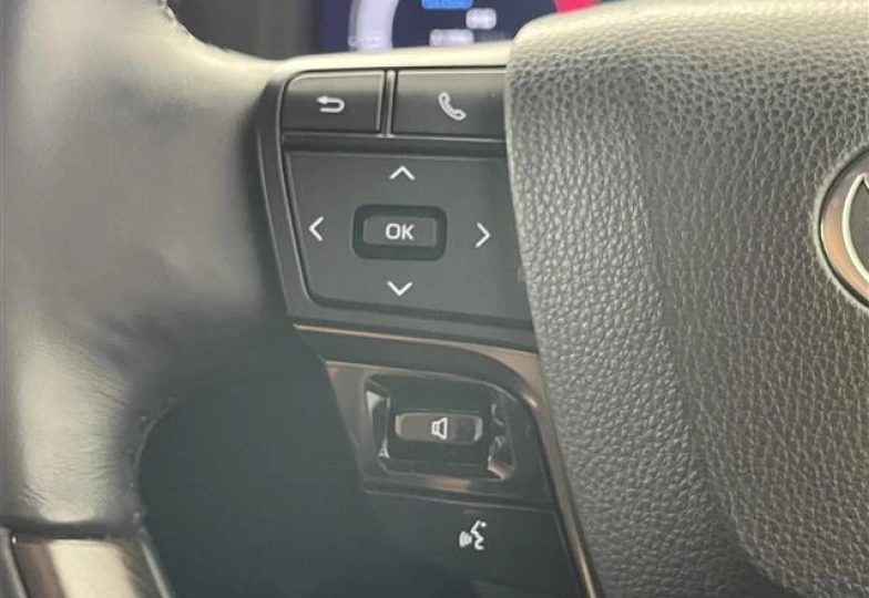 Toyota Alphard Белый
