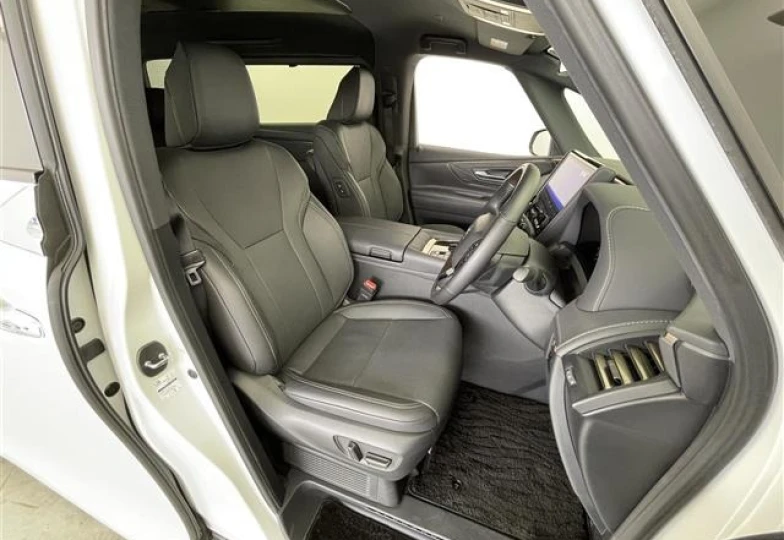 Toyota Alphard Белый