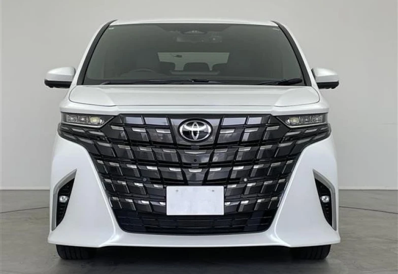 Toyota Alphard Белый
