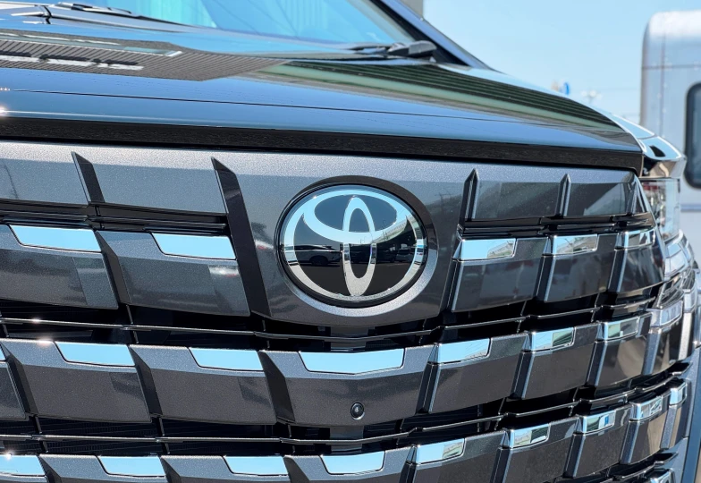 Toyota Alphard Black