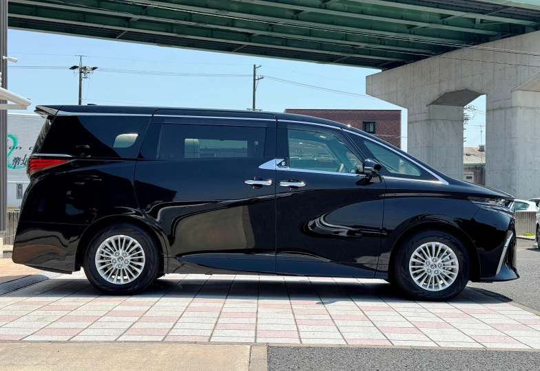 Toyota Alphard Black