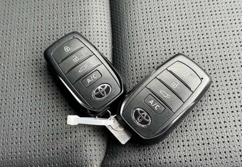 Toyota BZ4X Черный