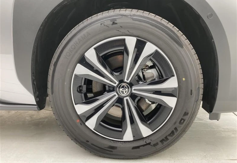 Toyota BZ4X Серый