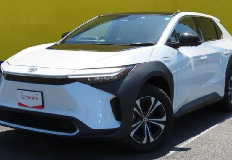Toyota BZ4X Белый
