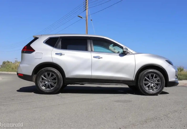 Nissan X-Trail Серый