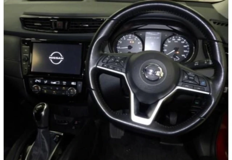 Nissan X-Trail Красный