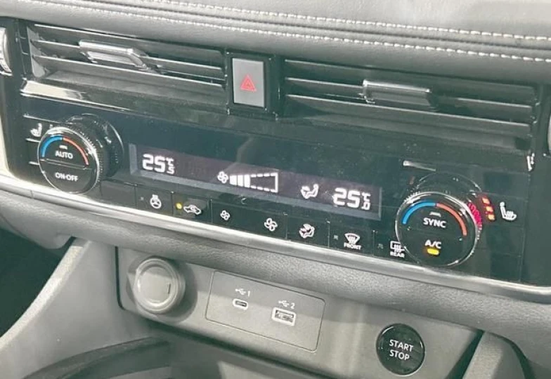 Nissan X-Trail White